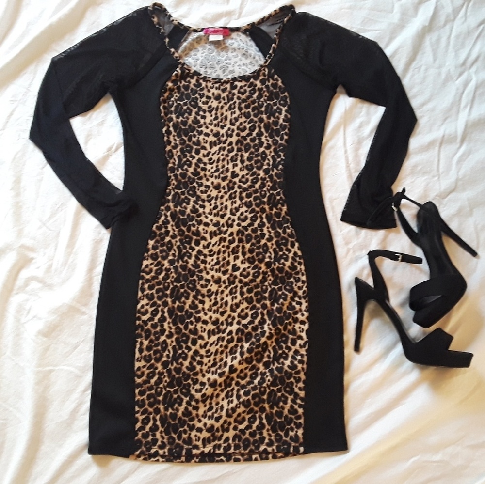 🎄Leopard and Black Bodycon Dress